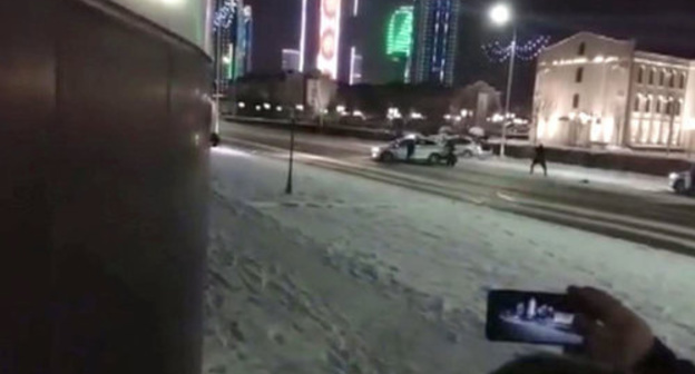 Attack on policemen in Grozny, December 17, 2016. Photo: screenshot of video posted by user DAMATOHTV, https://www.youtube.com/watch?v=V2cD0fAtwes