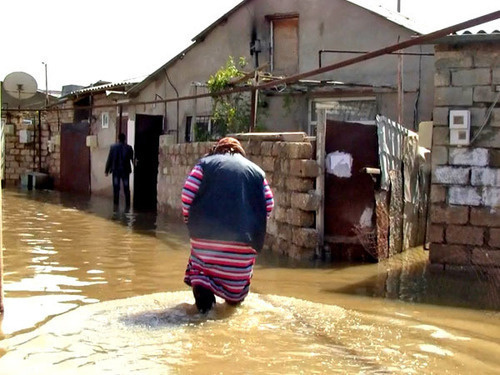 One of Baku streets after rainfall. Photo by Aziz Karimov for the 'Caucasian Knot'.  
