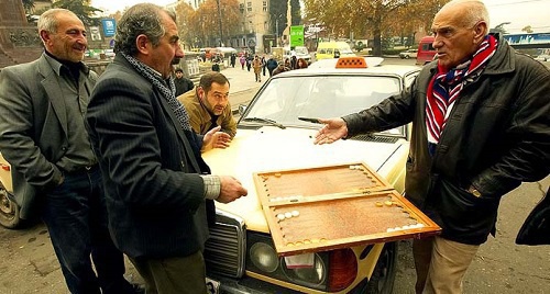 Taxi drivers. Photo: http://taxilife.ru/upload/iblock/eda/eda8e2e1477a404e2fabb872b518c4d9.jpg