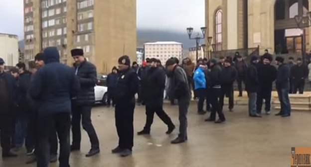 Rally in Makhachkala. Screenshot of video: https://www.youtube.com/watch?v=lonrmuMyTfs Rally in Makhachkala. Screenshot of video: https://www.youtube.com/watch?v=lonrmuMyTfs