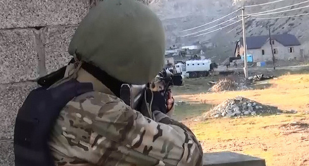 Law enforcer during CTO. Photo: http://nac.gov.ru/kontrterroristicheskie-operacii/v-hode-kto-v-dagestane-neytralizovan-glavar.html Law enforcer during CTO. Photo: http://nac.gov.ru/kontrterroristicheskie-operacii/v-hode-kto-v-dagestane-neytralizovan-glavar.html