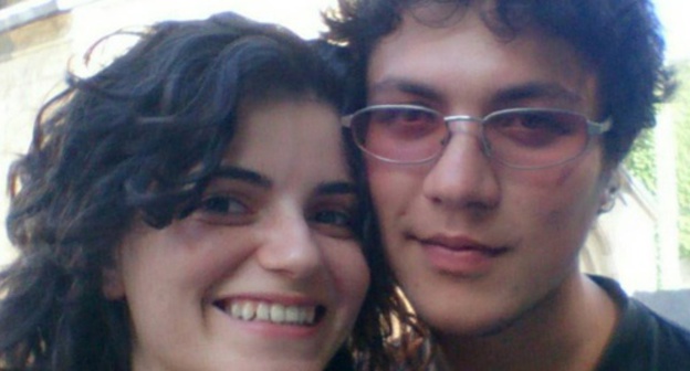 Rakhim Veliev with his bride. Photo from activist’s account in social networks, Facebook.com/balkonsky92