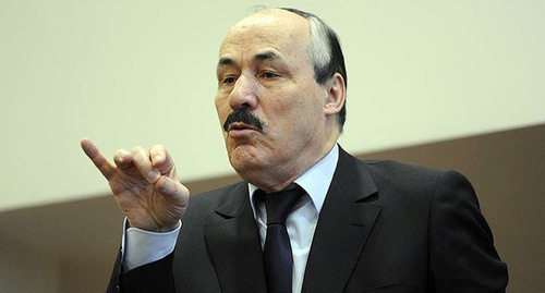 Ramazan Abdulatipov. Photo: http://www.dagestanpost.ru/novosti/world/28946-ramazan-abdulatipov-provel-zasedanie-komissii-po-koordinacii-raboty-po-protivodejstviyu-korrupcii-v-respublike-dagestan