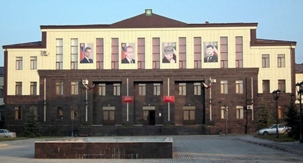 Kurchaloi Administration. Photo: https://ru.wikipedia.org/wiki/Курчалой