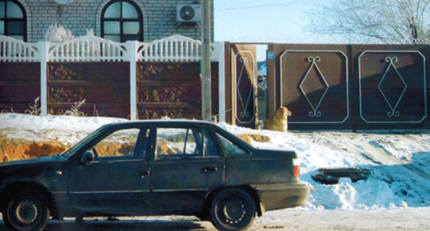 The path leading to the yard of the Gumrak resident's house after the road reconstruction. Photo by Tatyana Filimonova for the "Caucasian Knot"