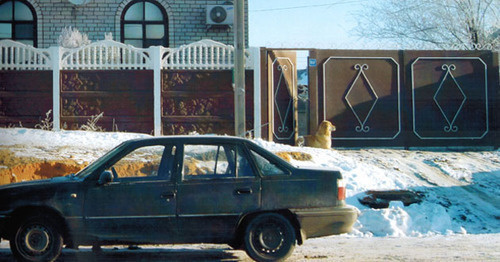 The path leading to the yard of the Gumrak resident's house after the road reconstruction. Photo by Tatyana Filimonova for the "Caucasian Knot"