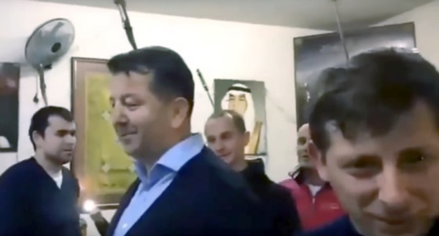 The ritual of al Kasnazani's followers. Screenshot of a video: youtube.com/watch?v=-5gvDB6F2-I