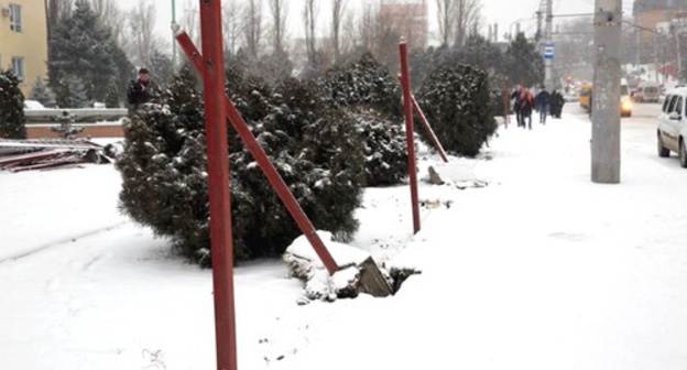 The pillars of the dismantled fence of the Dagestani Scientific Centre. Photo: Mkala.ru