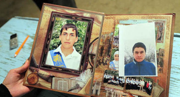 Photos of Gasanguseinov brothers. Photo by Arip Ibragimov, Ruslan Bakidov, http://chernovik.net/content/respublika/bol-dzhamaata