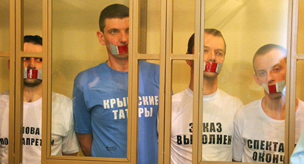 Defendants in "Hizb ut-Tahrir" case: Ruslan Zeitullaev, Ferat Saifulaev, Rustem Vaitov, and Nuri Primov, September 7, 2016. Photo by Konstantin Volgin for the ‘Caucasian Knot’. 