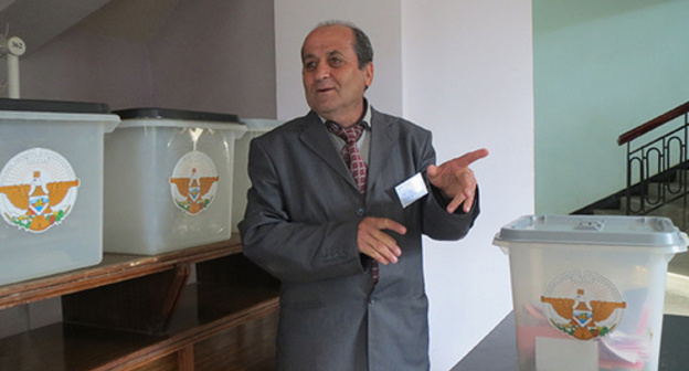 At the polling station in Nagorny Karabakh. Photo by Alvard Grigoryan for the 'Caucasian Knot'. 