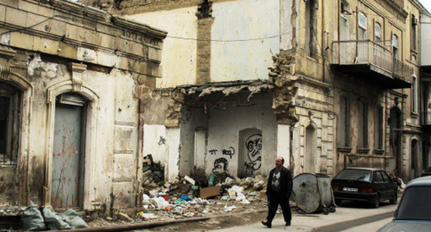 Destroyed houses of forced migrants, Baku, March 2012. Photo by Aziz Karimov for the 'Caucasian Knot'. 