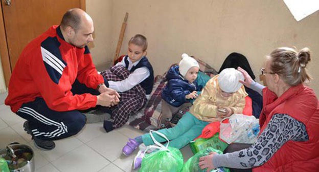 Parents and children thrown in a hallway after eviction. Photo by Svetlana Kravchenko for the "Caucasian Knot" Parents and children thrown in a hallway after eviction. Photo by Svetlana Kravchenko for the "Caucasian Knot"