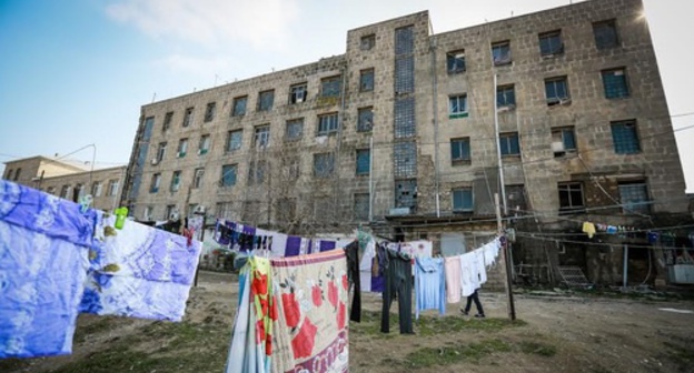 An unsafe building of the boarding house where forced migrants have been living since 1993. Baku, March 2017. Photo by Aziz Karimov for "Caucasian Knot" An unsafe building of the boarding house where forced migrants have been living since 1993. Baku, March 2017. Photo by Aziz Karimov for "Caucasian Knot"