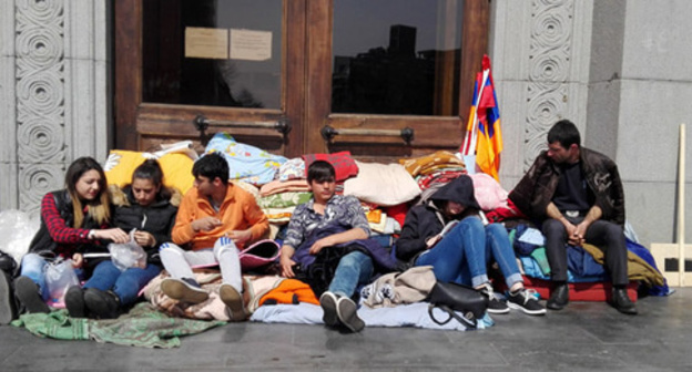 The participants of the rally in connection with the death of Arthur Sargsyan. Yerevan, March 20, 2017. Photo by Armine Martirosyan for "Caucasian Knot"