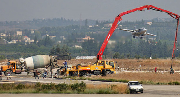 Su-24 landing at the Khmeimim Air Base. ‎Latakia. Photo https://ru.wikipedia.org