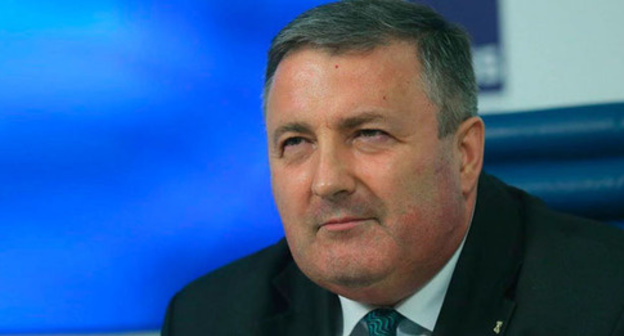 Alexander Perendjiev. Photo https://ru.sputnik-news.ee/radio/20170401/5254749/politolog-ssha-nachinajut-predjavljat-evrope-scheta-svoi-uslugi.html Alexander Perendjiev. Photo https://ru.sputnik-news.ee/radio/20170401/5254749/politolog-ssha-nachinajut-predjavljat-evrope-scheta-svoi-uslugi.html