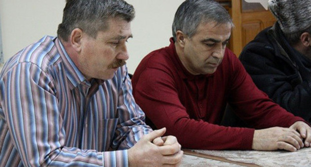 Valery Brinikh and Zaurbiy Chundyshko (right). Photo: https://onkavkaz.com/articles/3448-dum-adygei-prizval-privlech-k-otvetstvennosti-rukovoditelja-partii-zelenye-za-to-chto-on-ne-dos.html Valery Brinikh and Zaurbiy Chundyshko (right). Photo: https://onkavkaz.com/articles/3448-dum-adygei-prizval-privlech-k-otvetstvennosti-rukovoditelja-partii-zelenye-za-to-chto-on-ne-dos.html