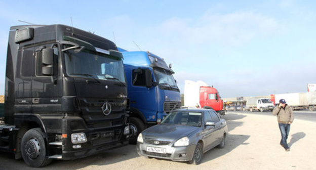 The truckers' protest action in the village of Manas. Photo by Ruslan Alibekov for "Caucasian Knot" The truckers' protest action in the village of Manas. Photo by Ruslan Alibekov for "Caucasian Knot"