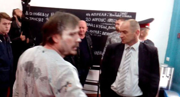 People in Cossack uniform threw eggs and flour at participants of the press conference held at the election office of Alexei Navalny. Krasnodar, April 20, 2017. Photo vk.com/teamnavalny_krd People in Cossack uniform threw eggs and flour at participants of the press conference held at the election office of Alexei Navalny. Krasnodar, April 20, 2017. Photo vk.com/teamnavalny_krd