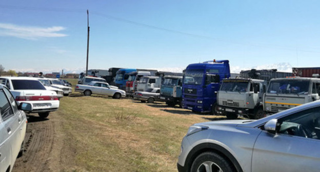 A protest camp of the truckers set up near Digora. North Ossetia, April 2017. Photo by Emma Marzoeva for "Caucasian Knot" A protest camp of the truckers set up near Digora. North Ossetia, April 2017. Photo by Emma Marzoeva for "Caucasian Knot"