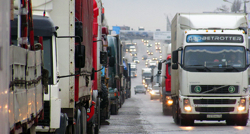 The truckers' column. Photo by Vyacheslav Yaschenko for "Caucasian Knot"