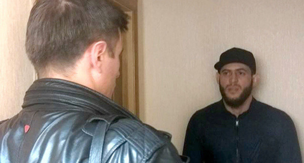 Advocate Pyotr Zaikin talks to Murad Amriev. Pytkam_net / Twitter https://twitter.com/pytkam_net/status/872014763206647808/photo/1 Advocate Pyotr Zaikin talks to Murad Amriev. Pytkam_net / Twitter https://twitter.com/pytkam_net/status/872014763206647808/photo/1