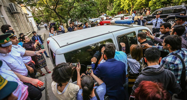 Police car with detained Afghan Mukhtarly. Photo by Aziz Karimov for the Caucasian Knot. 