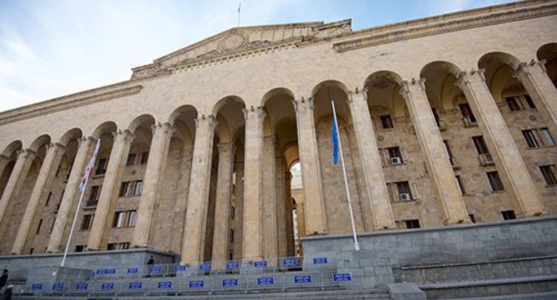 Georgian Parliament. Photo © Sputnik/ Alexander Imedashvili
https://sputnik-georgia.ru/society/20170409/235527880/V-Gruzii-vspominajut-zhertv-9-aprelja.html