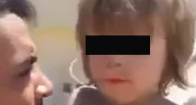 Iraqi soldiers demonstrate a Chechen boy captured by them during the battles for the city of Mosul. Still picture, video posted by user Vladislav Bulakhin, https://www.youtube.com/watch?v=YnQI4SywSBQ
Tumso Abdurakhmanov does not disclose 