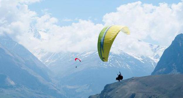 Paragliders in Kabardino-Balkaria. Photo by the press service of the government of Kabardino-Balkaria
http://pravitelstvo.kbr.ru