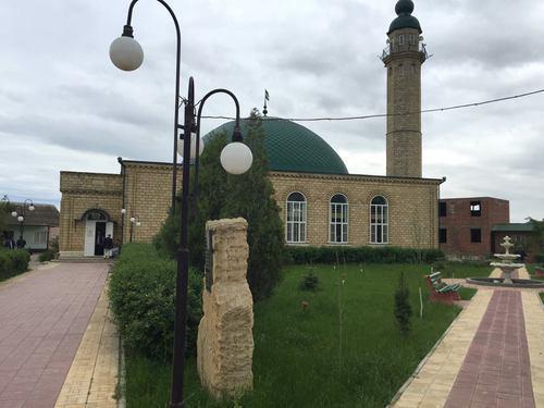 The mosque in Omarov Street in Makhachkala. Photo from the official website of the mosque https://www.facebook.com/masjid.Tangim/photos/a.308561295979016.1073741827.304761999692279/764104840424657/?type=3&amp;theater