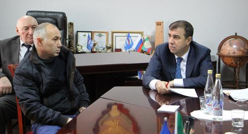 Magomed Djelilov, head of the Derbent District, holds meeting with citizens. Photo: https://derbrayon.ru/news/obshestvo/glava-derbentskogo-rajona-magomed-dzhelilov-provel-priem-grazhdan