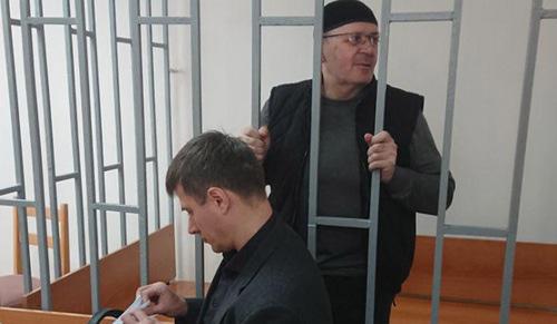 Advocate Petr Zaikin (left) and Oyub Titiev in the court, March 19, 2018. Photo: press service of Human Rights Centre 'Memorial'
