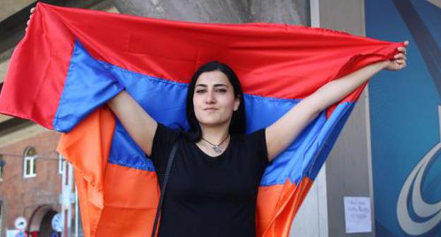 Protester in Yerevan. Photo by Tigran Petrosyan for the Caucasian Knot Protester in Yerevan. Photo by Tigran Petrosyan for the Caucasian Knot