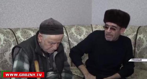 Zelimkhan Abdurakhmanov and Movldi Abdurakhmanov. Photo: screenshot of the Chechen TV broadcast https://grozny.tv/news.php?id=26500 Zelimkhan Abdurakhmanov and Movldi Abdurakhmanov. Photo: screenshot of the Chechen TV broadcast https://grozny.tv/news.php?id=26500