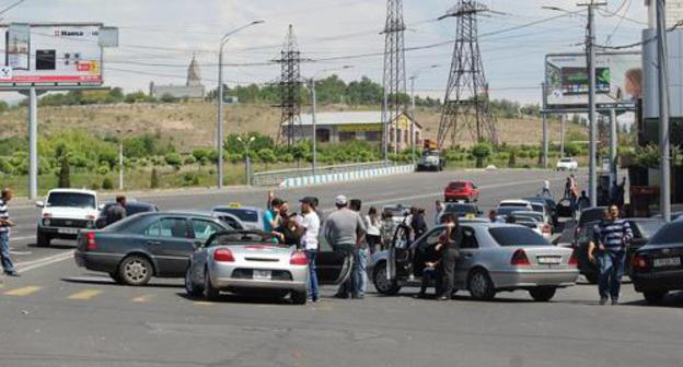 Protesters in Armenia. May 2, 2018. Photo by Tigran Petrosyan for the "Caucasian Knot" Protesters in Armenia. May 2, 2018. Photo by Tigran Petrosyan for the "Caucasian Knot"