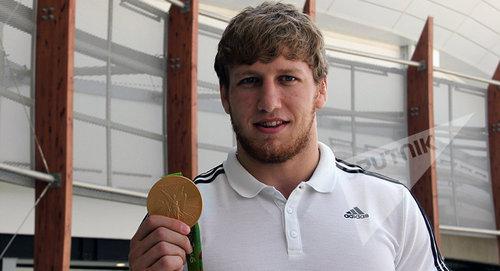 Arthur Alexanyan. Photo: © Sputnik / Ani Mejlumyan https://ru.armeniasputnik.am/sport/20180502/11821851/u-armenii-dva-chempiona-evropy-za-den-belyj-medved-chetyrekhkratnyj.html Arthur Alexanyan. Photo: © Sputnik / Ani Mejlumyan https://ru.armeniasputnik.am/sport/20180502/11821851/u-armenii-dva-chempiona-evropy-za-den-belyj-medved-chetyrekhkratnyj.html