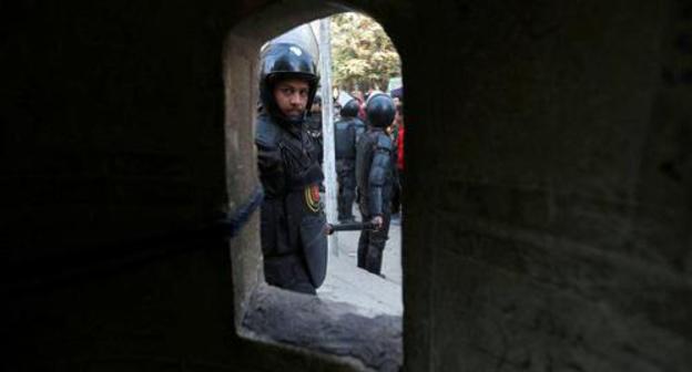 Policeman in Cairo. Photo: Reuters Policeman in Cairo. Photo: Reuters