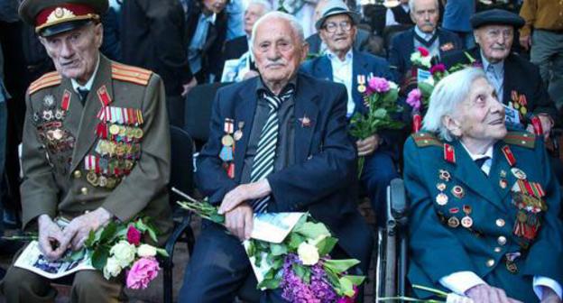 Veterans attend Victory Day celebrations in Tbilisi. Photo: FB / Giorgi Margvelashvili Veterans attend Victory Day celebrations in Tbilisi. Photo: FB / Giorgi Margvelashvili
