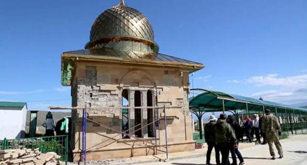 After the explosion near the tomb of Sheikh Said of Chirkei. Photo by the press service of the muftiyat of the Republic of Dagestan After the explosion near the tomb of Sheikh Said of Chirkei. Photo by the press service of the muftiyat of the Republic of Dagestan