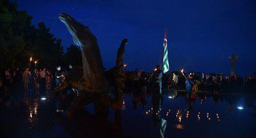 March dedicated to the Memorial Day of the victims of the Caucasian War, Sukhumi. Photo: Sputnik / Tomas Thaitsuk,
 https://sputnik-abkhazia.ru/Abkhazia/20180521/1024014233/zhertv-kavkazskoj-vojny-vspominali-v-suxume.html
