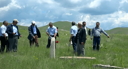 Residents of the village of Gyunnyut near the graves of their relatives on June 8, 2018. Screenshot of the report by the Azerbaijani TV Channel Ntv https://www.youtube.com/watch?v=fBeQE2mL4sw" class="main_article_image