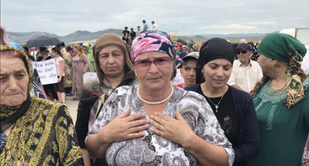 Residents of the village of Novaya Shangoda-Shitlib. Photo by Patimat Makhmudova for the Caucasian Knot. 