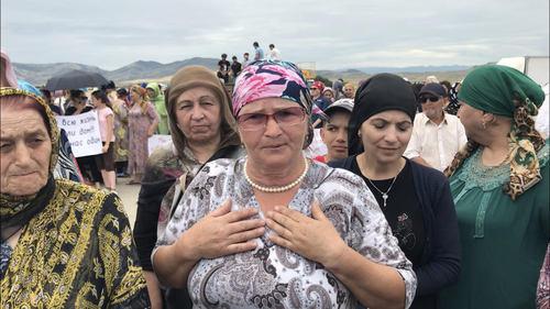 Residents of the village of Novaya Shangoda-Shitlib. Photo by Patimat Makhmudova for the Caucasian Knot. 