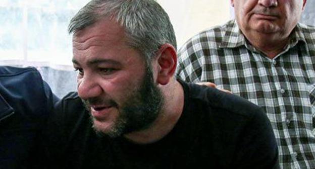 Zaza Saralidze. Photo: © FB / Giorgi Margvelashvili https://sputnik-georgia.ru/politics/20180601/240712890/Moja-cel-obespechit-mir-v-Gruzii-prezident-vstretilsja-s-otcom-ubitogo-shkolnika.html Zaza Saralidze. Photo: © FB / Giorgi Margvelashvili https://sputnik-georgia.ru/politics/20180601/240712890/Moja-cel-obespechit-mir-v-Gruzii-prezident-vstretilsja-s-otcom-ubitogo-shkolnika.html