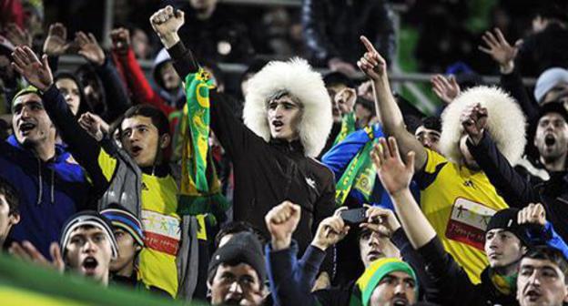 ‘Anji’ FC fans. Photo: http://www.fc-anji.ru/ ‘Anji’ FC fans. Photo: http://www.fc-anji.ru/
