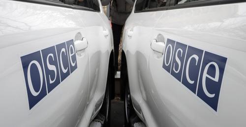 OSCE cars. Photo: REUTERS/Gleb Garanich