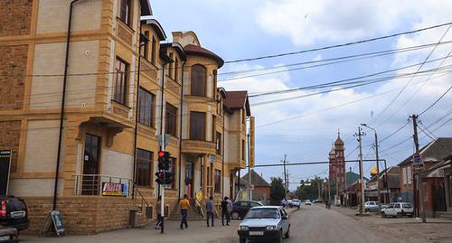 Shali street, Chechnya. Photo: Shaliets https://ru.wikipedia.org/wiki/Шали#/media/File:Город_Шали.jpg