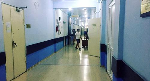 Hospital hall in Tbilisi. Photo: © Sputnik / STRINGER
 https://sputnik-georgia.ru/incidents/20180911/242046886/Obrushenie-garazha-v-Tbilisi---odin-iz-podrostkov-v-kriticheskom-sostoyanii.html
